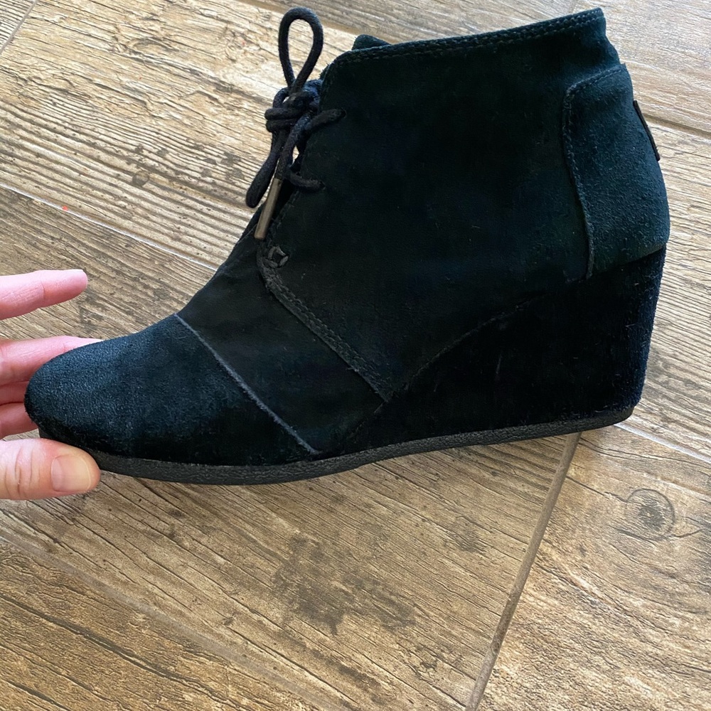Size 8 Toms Shoes